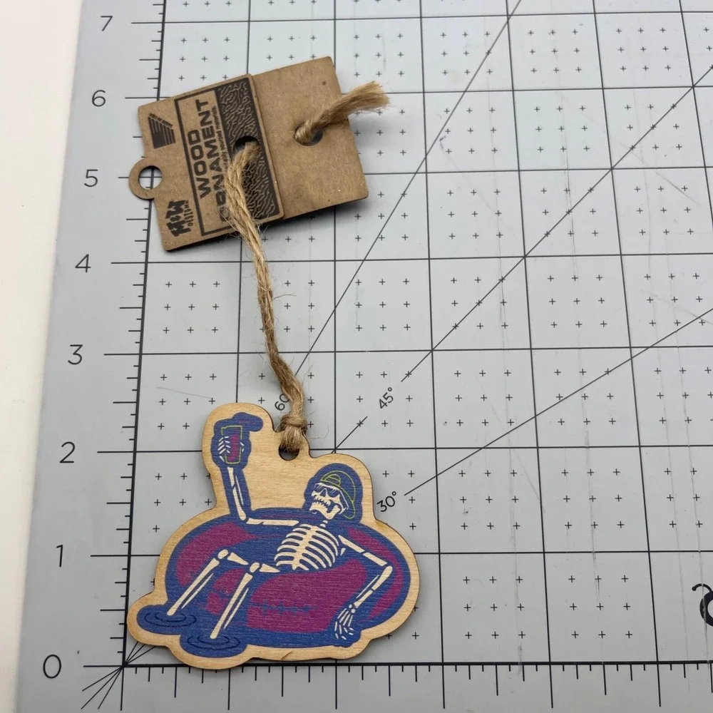 Metal and Wood‎ Co Ornament Travel Swood Cool Dude Skeleton Lazy River Tubing